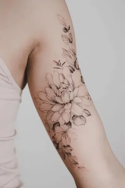 idee tattoo donna braccio fiori peonia pescara