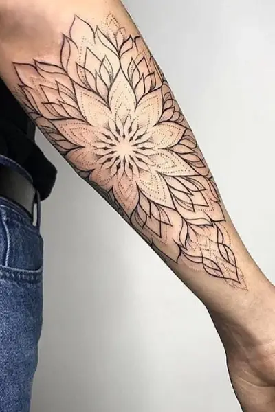 tattoo donna mandala avambraccio femminile pescara