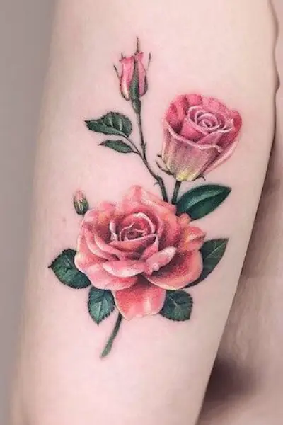 tatuaggio braccio donna rose fiori pescara